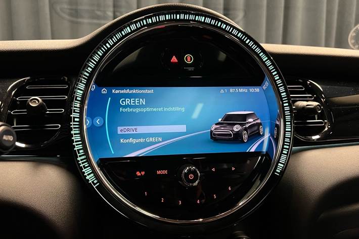 Sølv Mini Cooper fra 2023