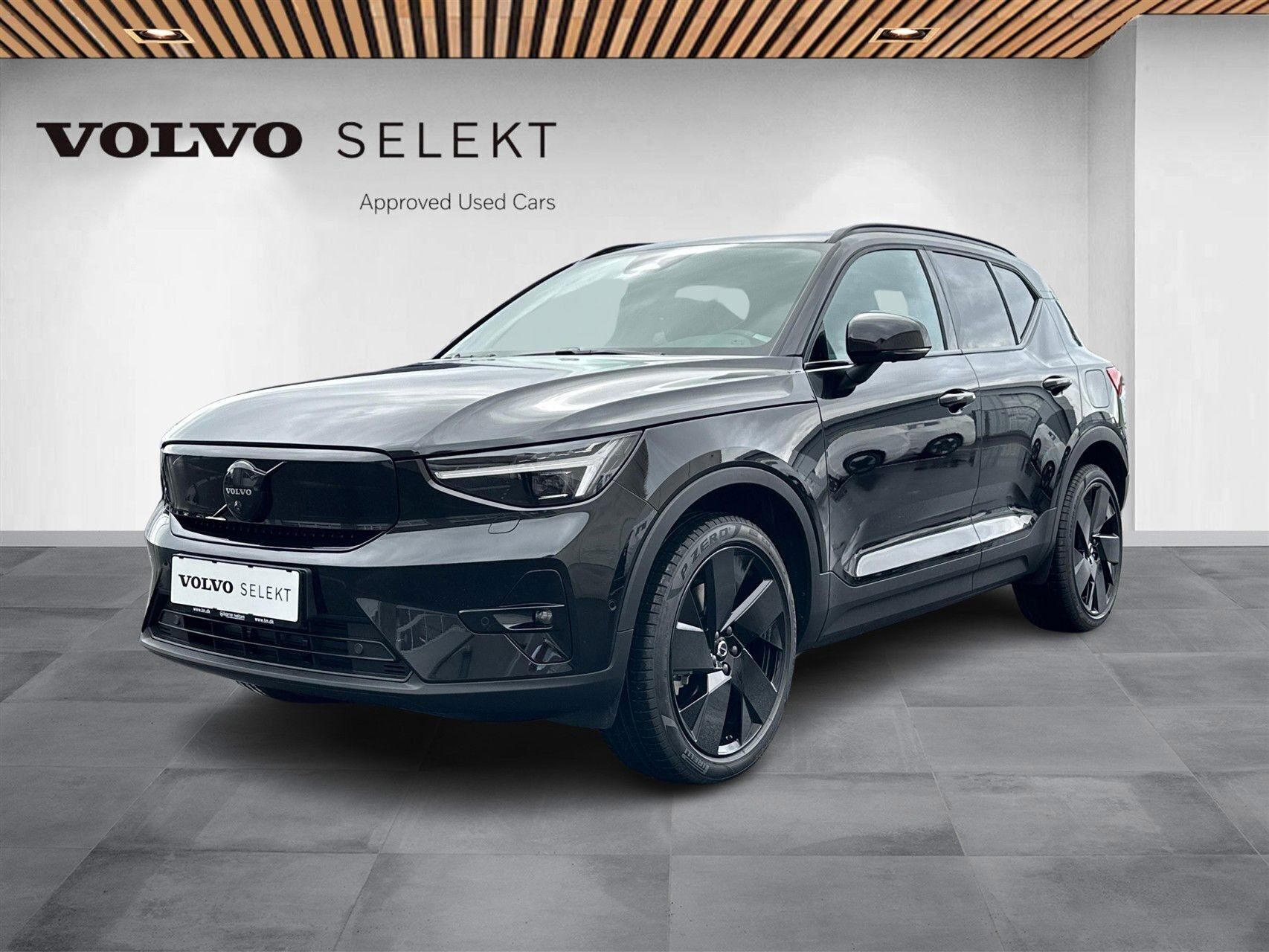 Volvo EX40 Single Motor Extended Range Black Edition 252HK 5d Aut.