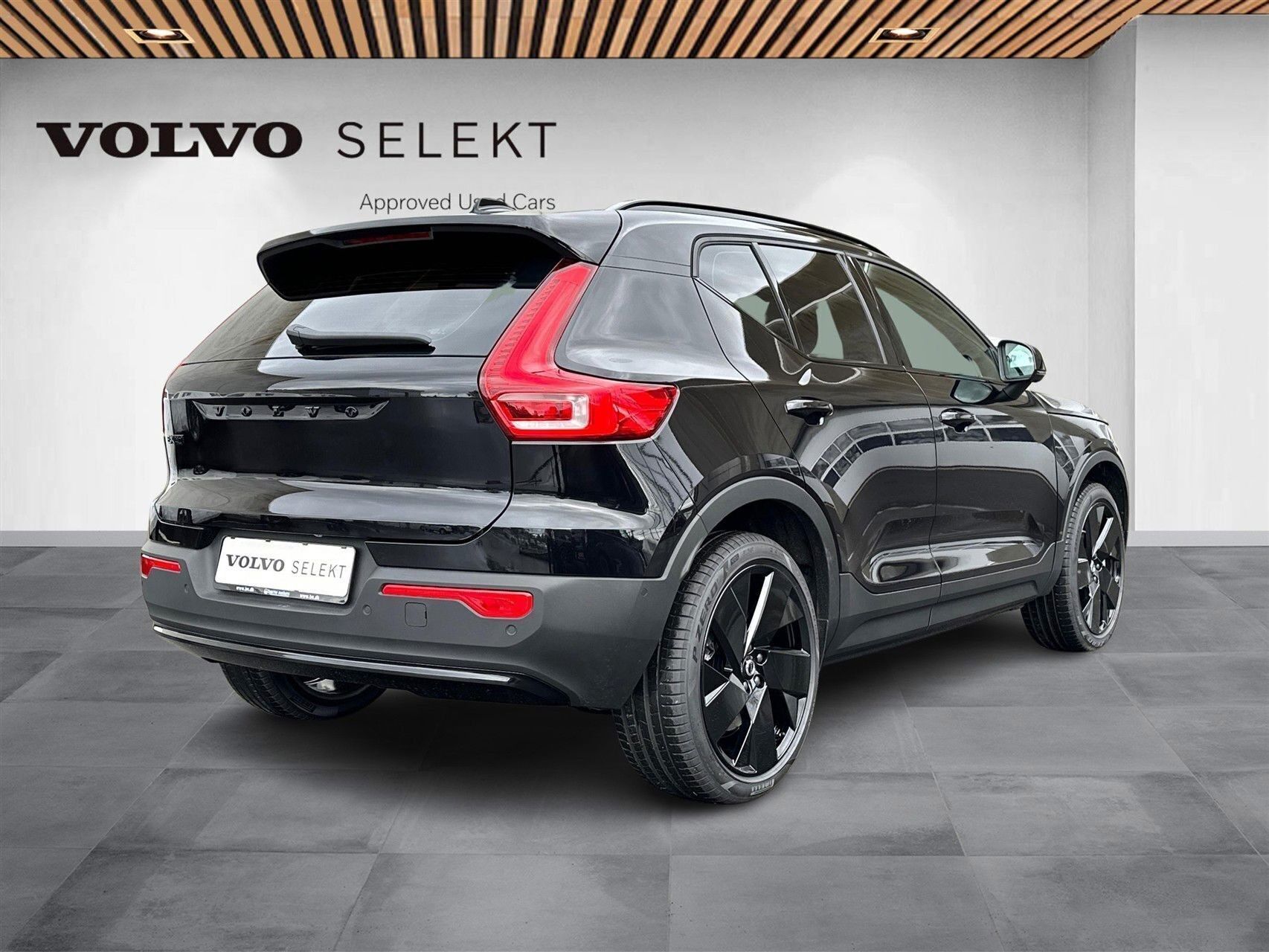 Volvo EX40 Single Motor Extended Range Black Edition 252HK 5d Aut.