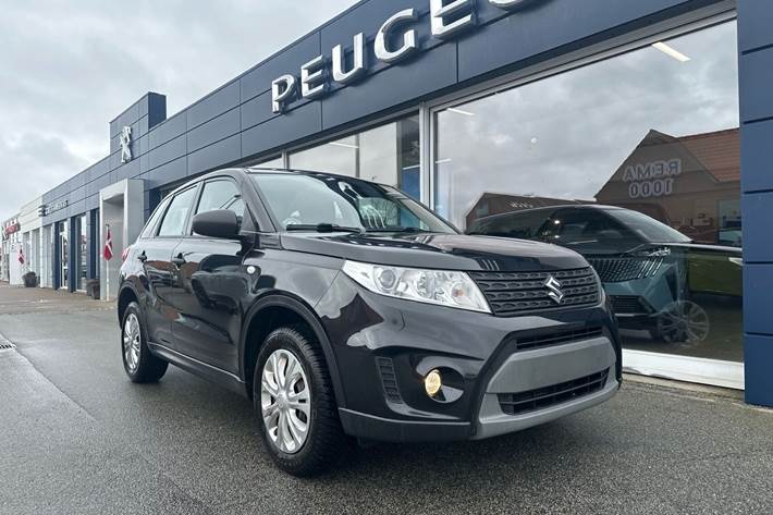 Sort Suzuki Vitara fra 2015