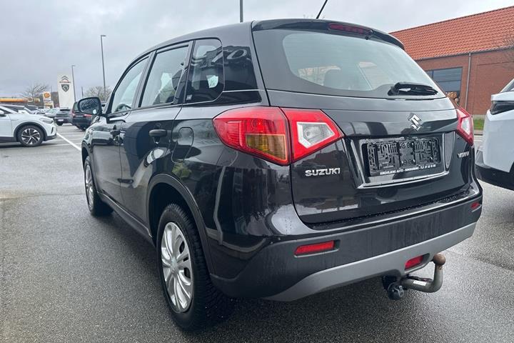 Sort Suzuki Vitara fra 2015