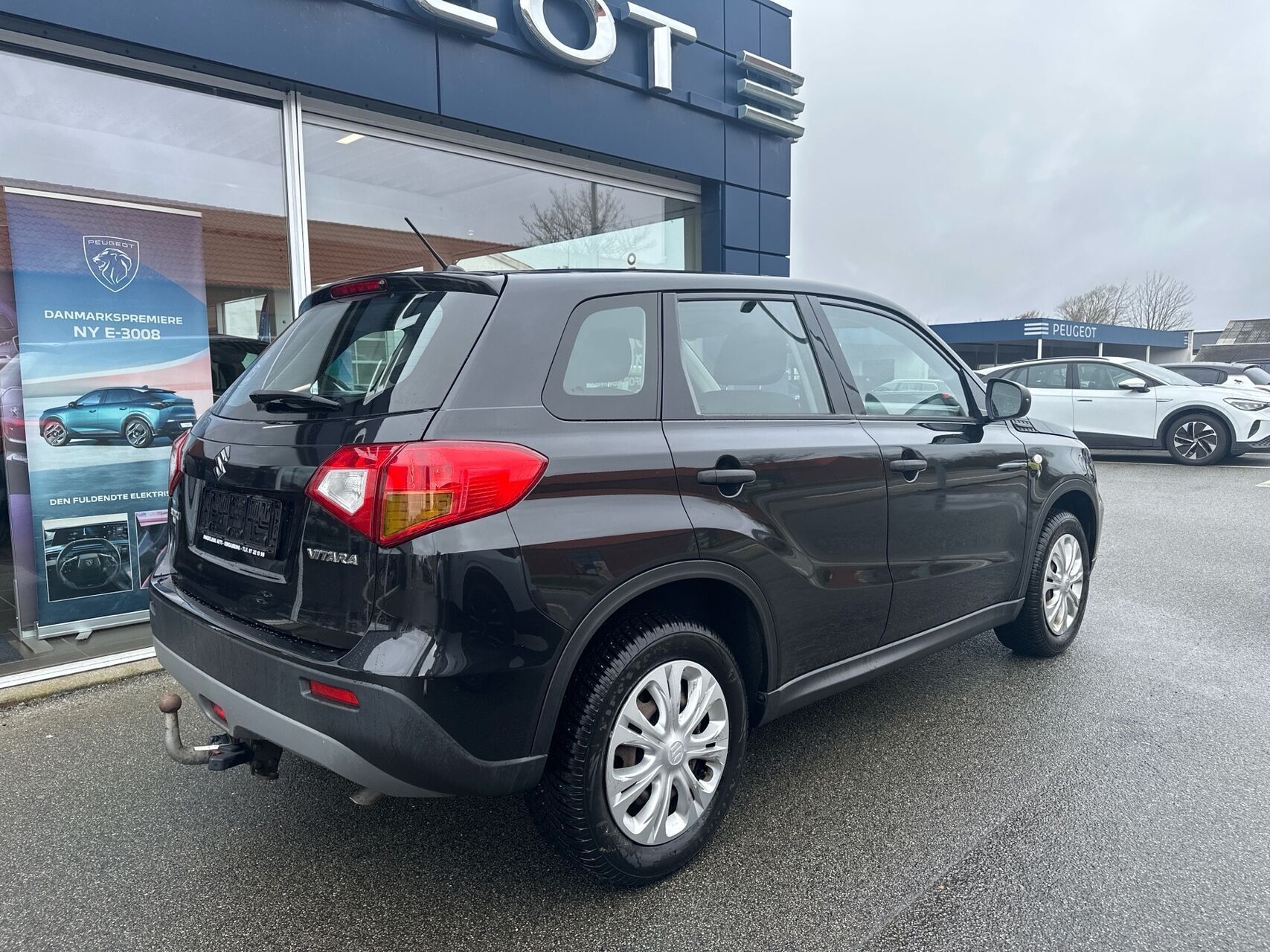 Sort Suzuki Vitara fra 2015