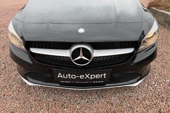 Sort Mercedes CLA200 fra 2016