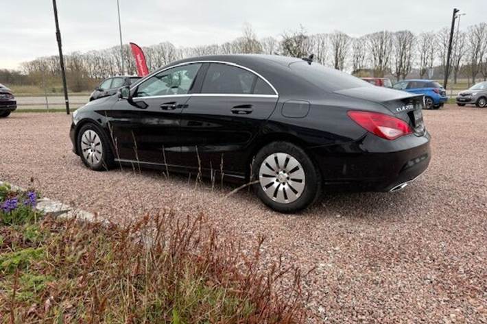 Sort Mercedes CLA200 fra 2016