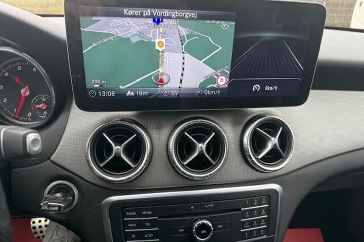 Sort Mercedes CLA200 fra 2016