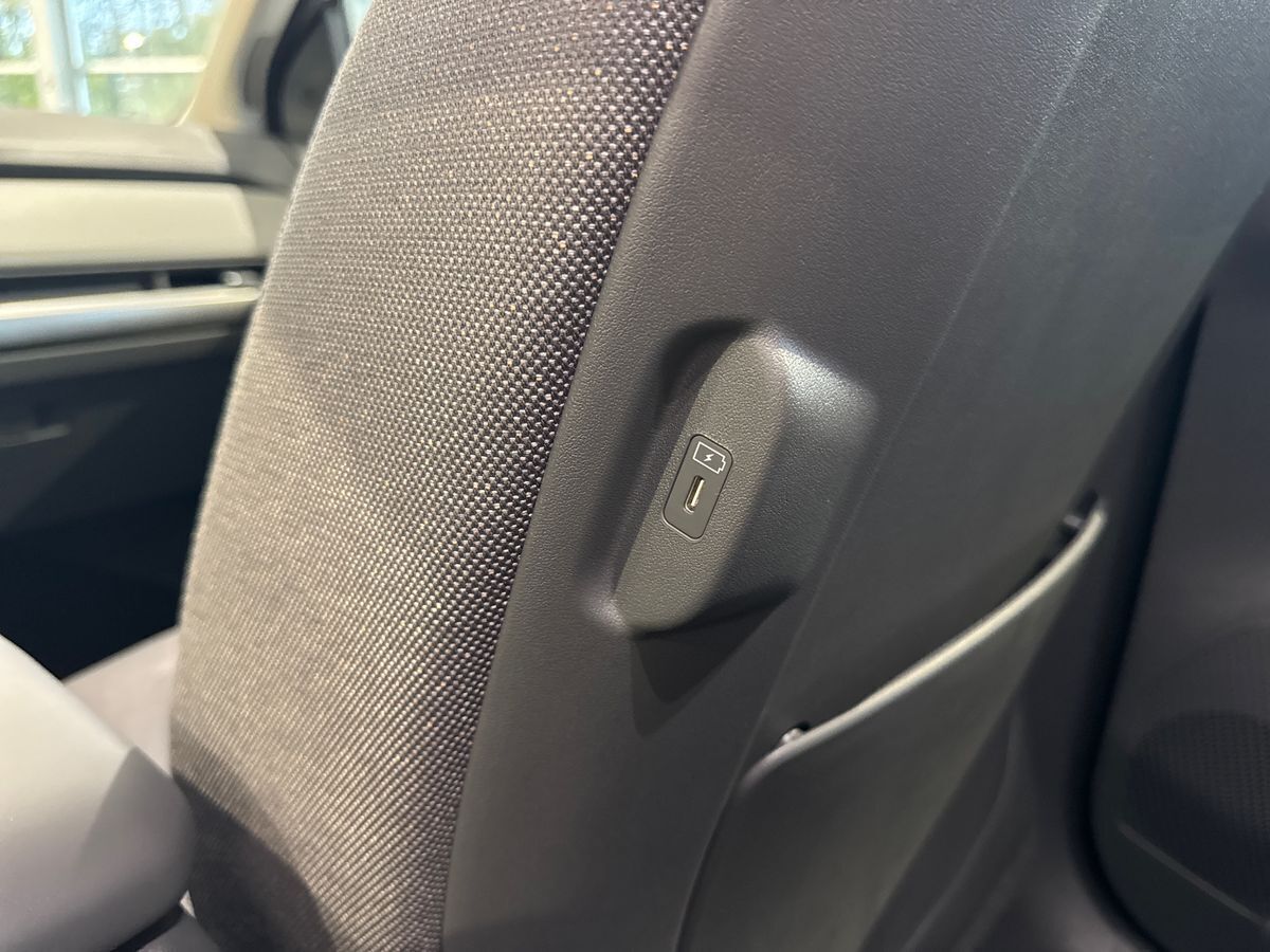 Hvid Kia EV3 fra 2025