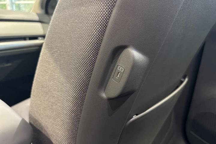 Hvid Kia EV3 fra 2025
