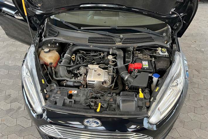 Sort Ford Fiesta fra 2016