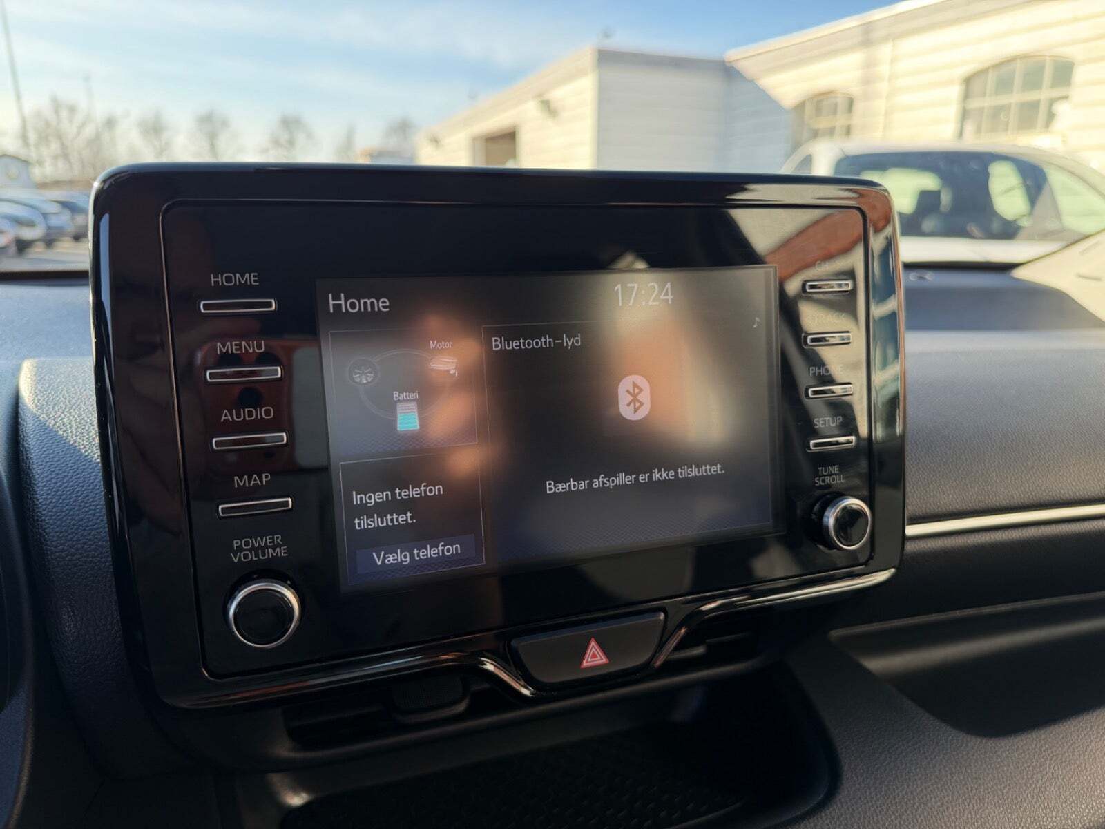 Sølv Toyota Yaris fra 2022