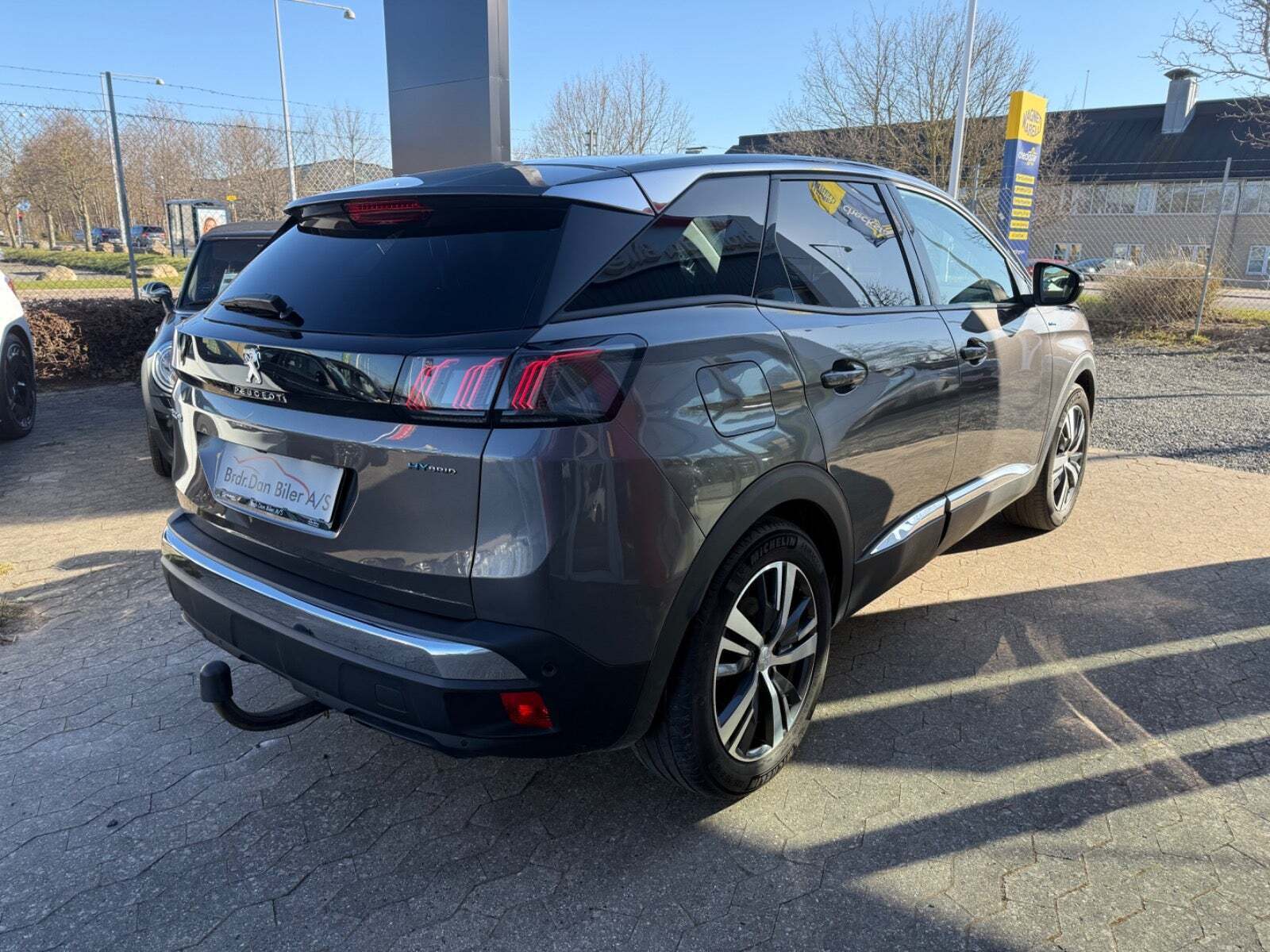 Grå Peugeot 3008 fra 2022