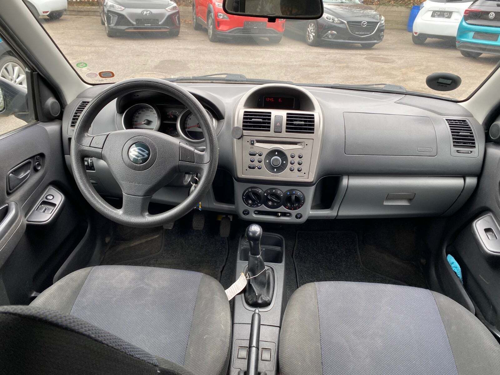 Grå Suzuki Ignis fra 2008