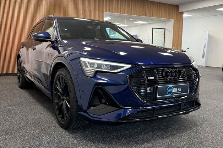 Blå Audi e-tron fra 2022