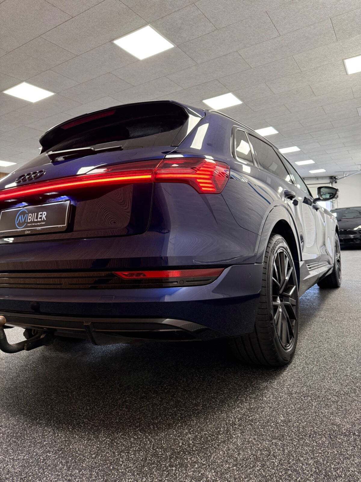 Blå Audi e-tron fra 2022
