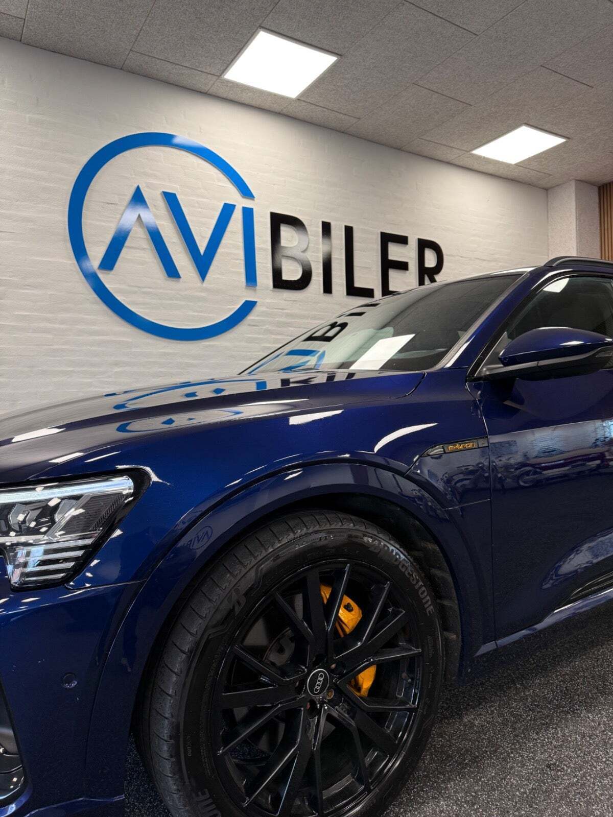 Blå Audi e-tron fra 2022