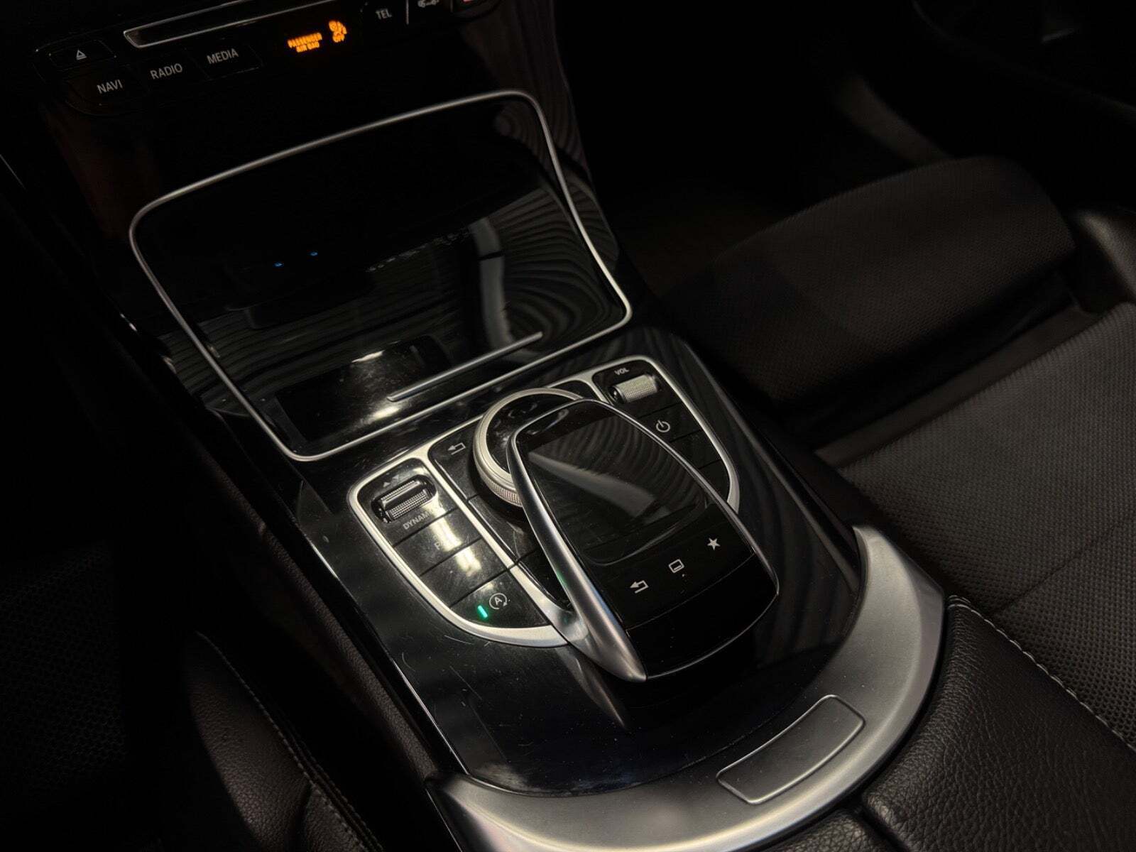 Sort Mercedes C220 d fra 2015