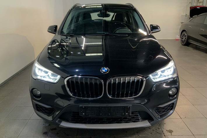 Sort BMW X1 fra 2018