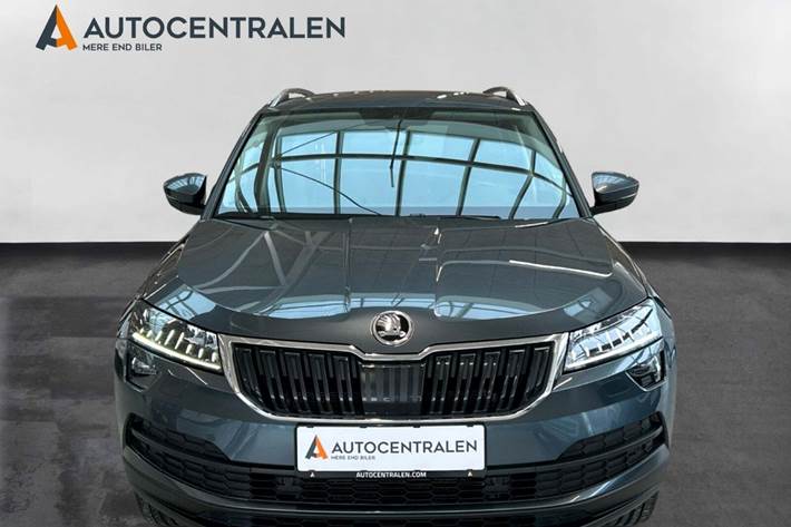 Grå Skoda Karoq fra 2021