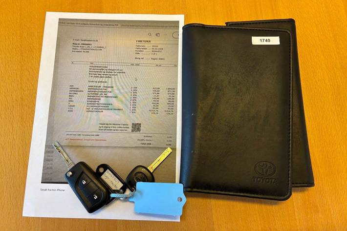 Hvid Toyota Aygo fra 2015