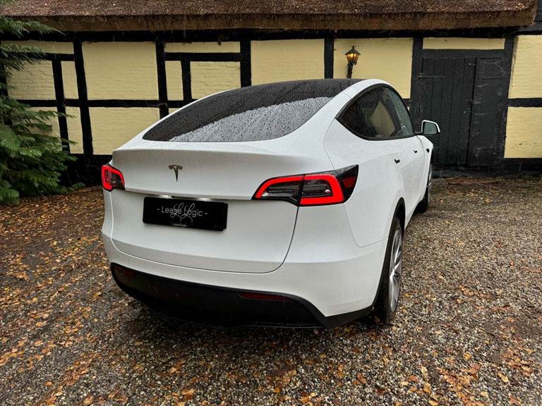 Tesla Model Y RWD