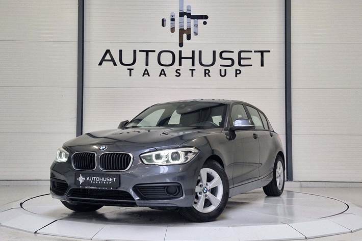 Grå BMW 118i fra 2018