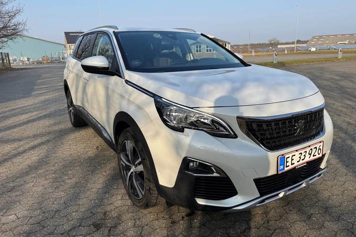 Hvid Peugeot 5008 fra 2020