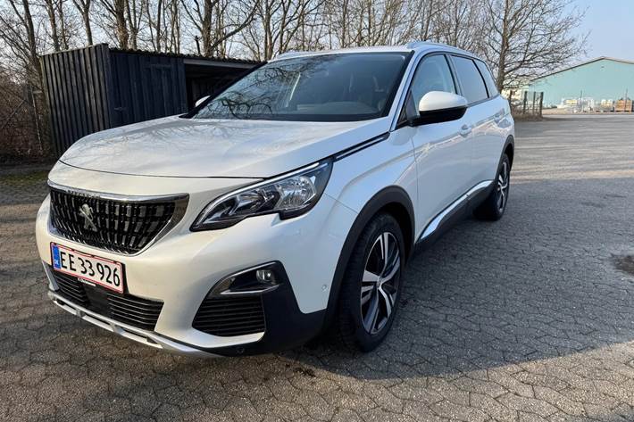 Hvid Peugeot 5008 fra 2020