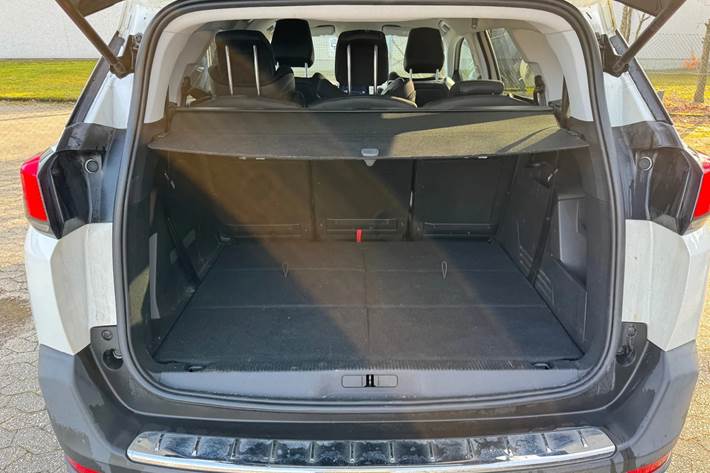 Hvid Peugeot 5008 fra 2020