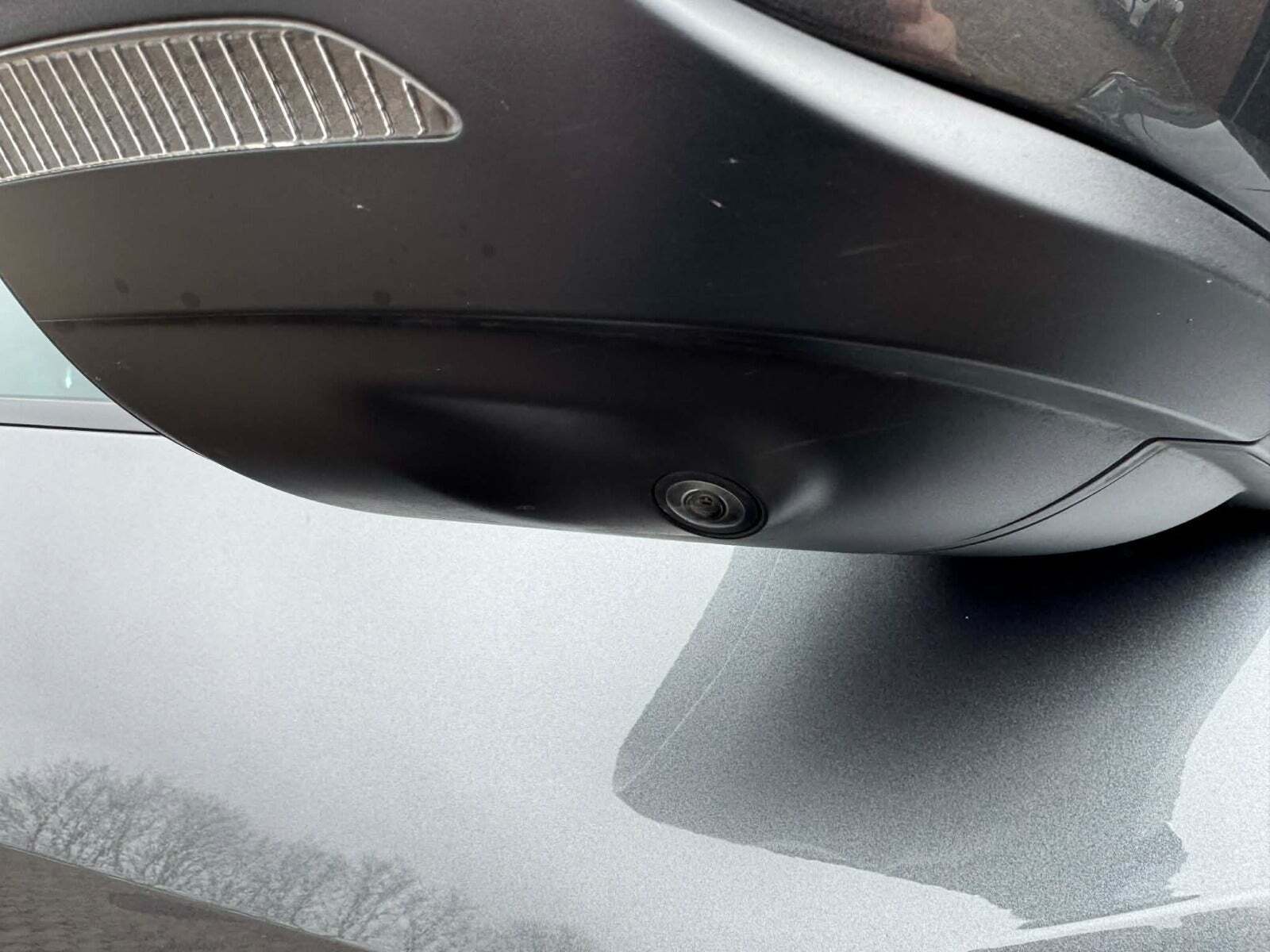 Grå Audi e-tron fra 2021