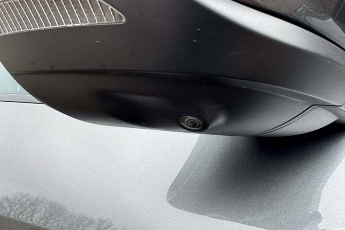 Grå Audi e-tron fra 2021