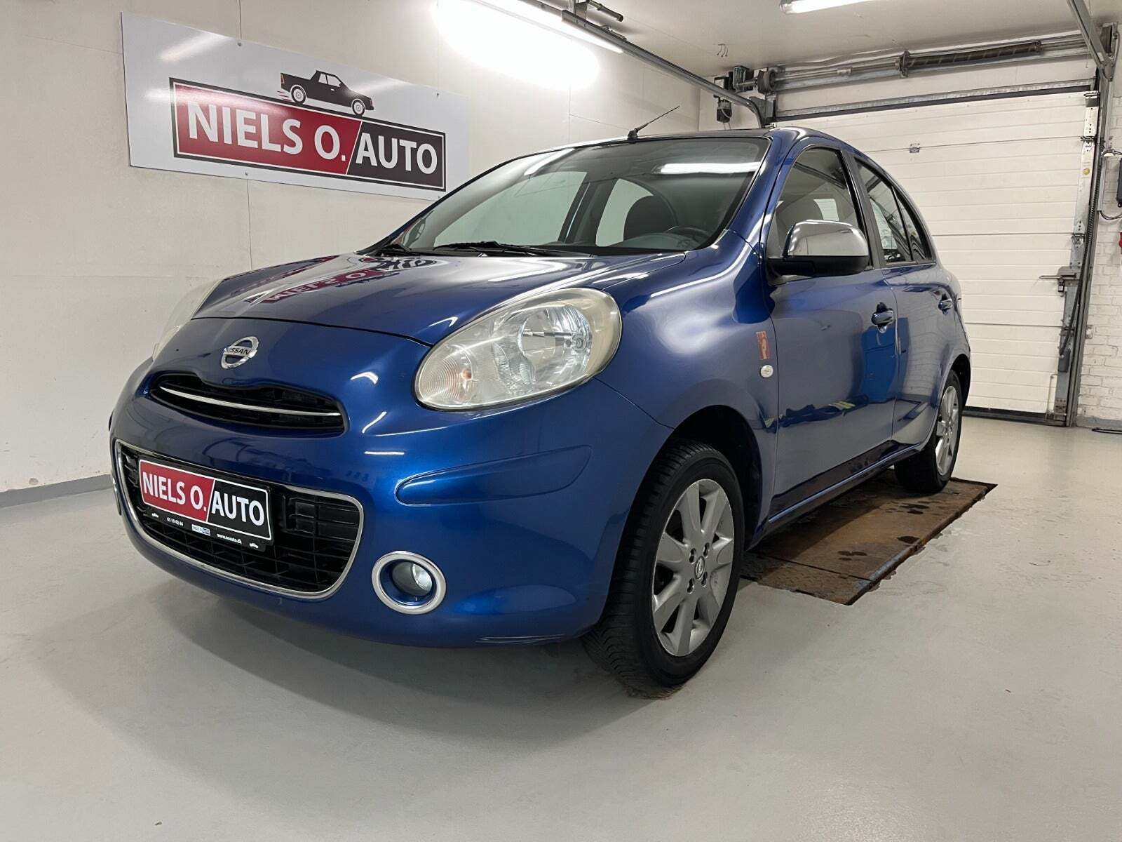 Blå Nissan Micra fra 2011