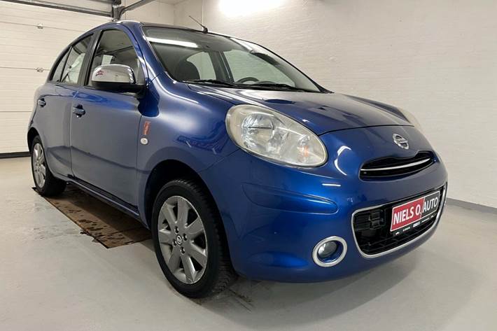 Blå Nissan Micra fra 2011