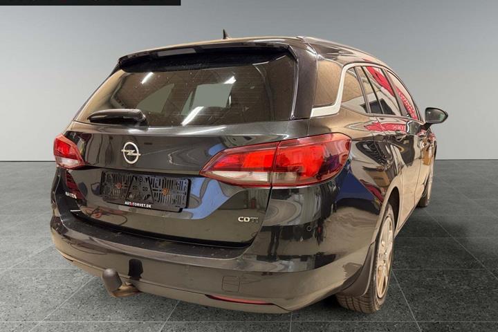 Sort Opel Astra fra 2016