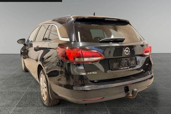 Sort Opel Astra fra 2016
