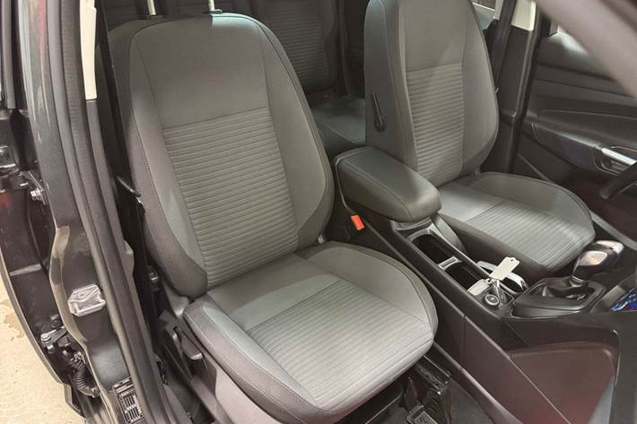 Grå Ford C-MAX fra 2019