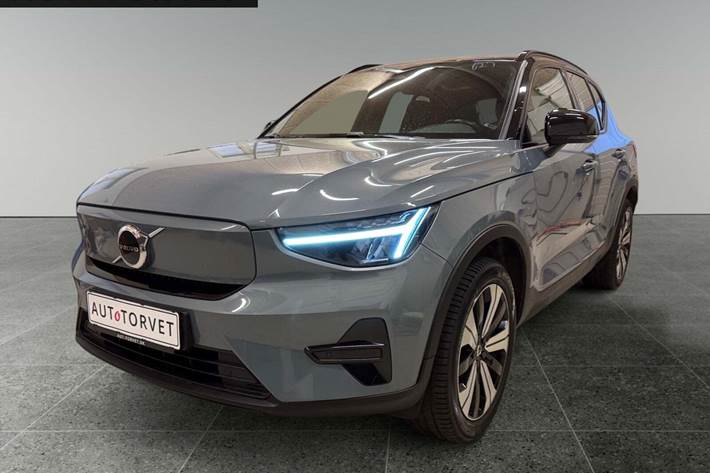 Grå Volvo XC40 fra 2023