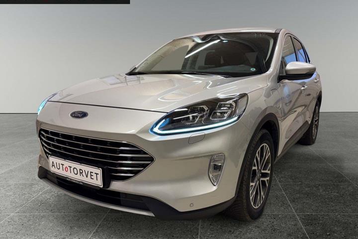 Sølv Ford Kuga fra 2020 set udefra