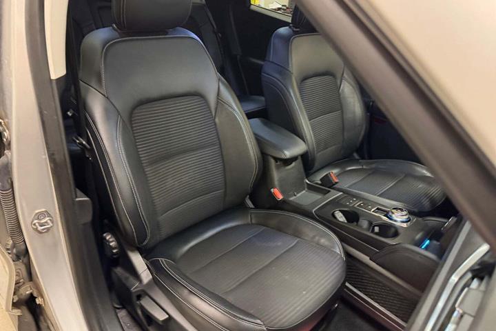 Sølv Ford Kuga fra 2020