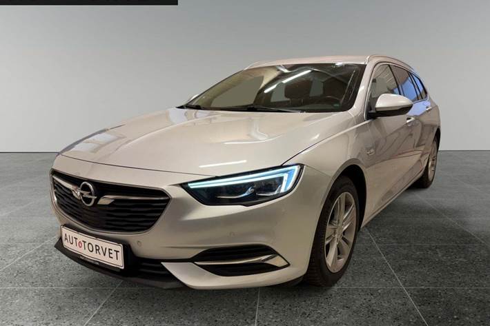 Sølv Opel Insignia fra 2018