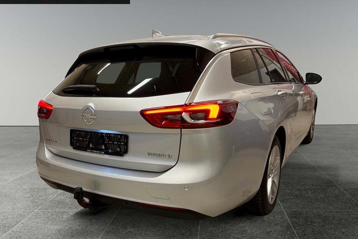 Sølv Opel Insignia fra 2018