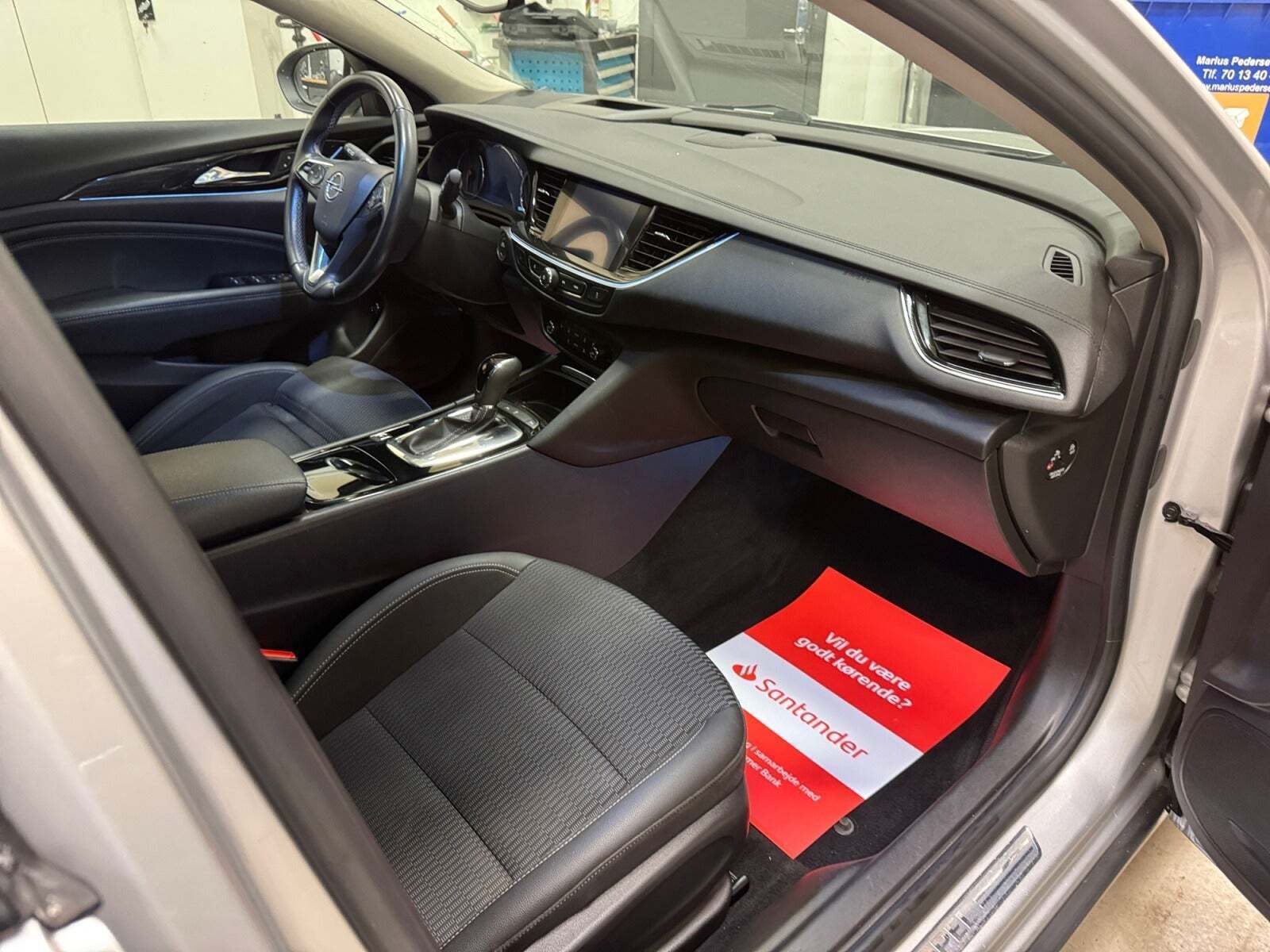 Sølv Opel Insignia fra 2018