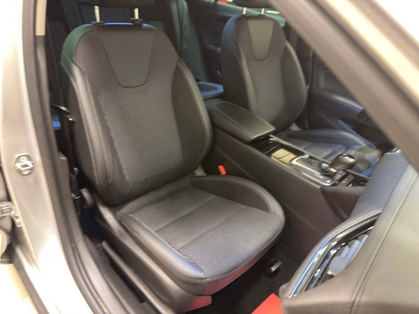 Sølv Opel Insignia fra 2018