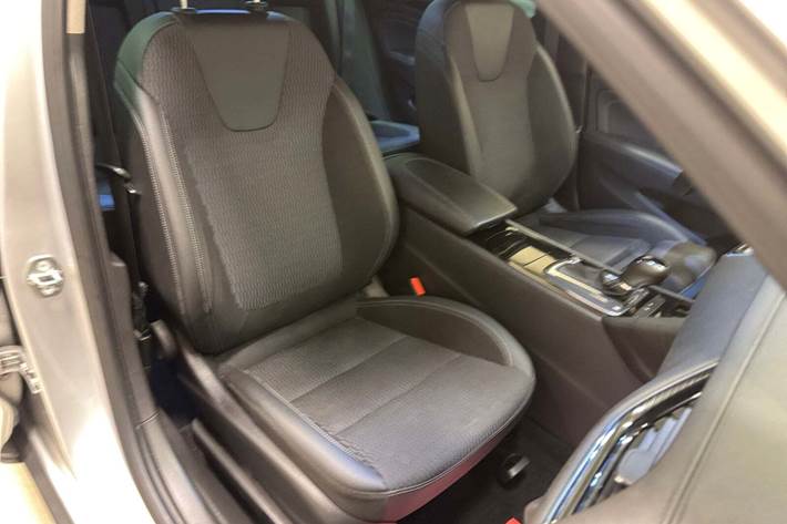 Sølv Opel Insignia fra 2018