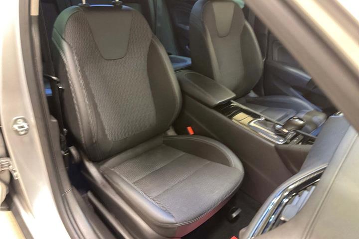 Sølv Opel Insignia fra 2018