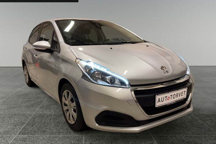 Sølv Peugeot 208 fra 2017