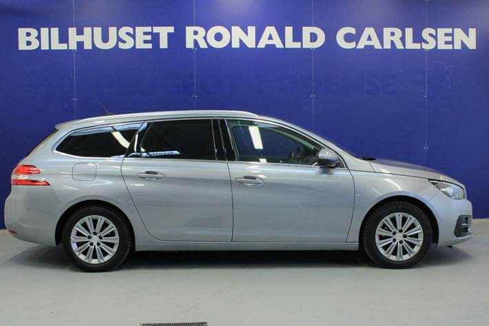Sølv Peugeot 308 fra 2018