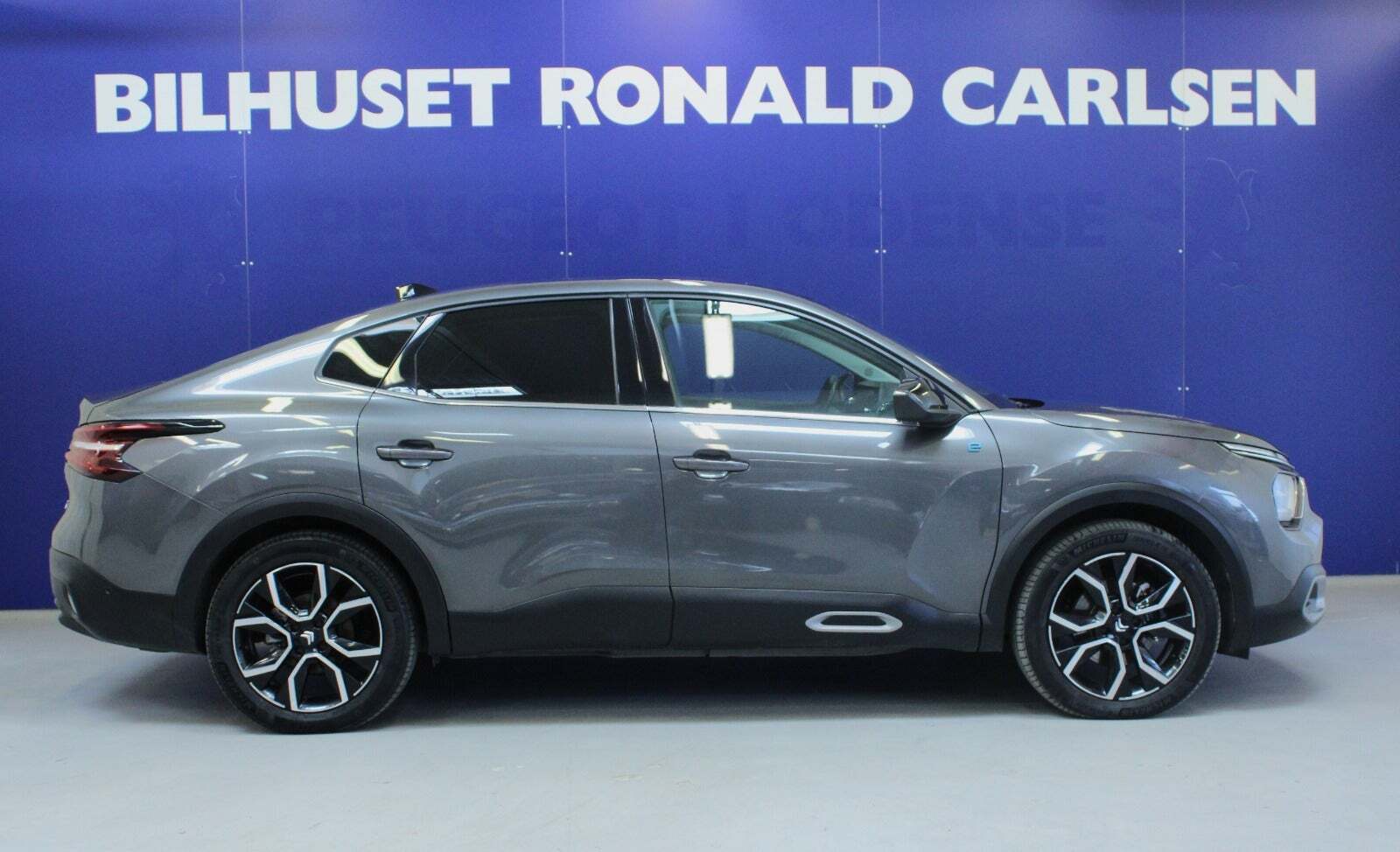 Grå Citroën ë-C4 X fra 2024