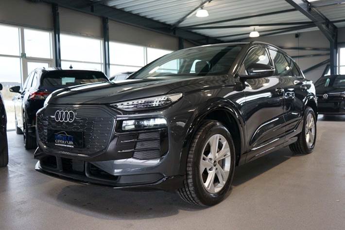 Grå Audi Q6 e-tron fra 2025
