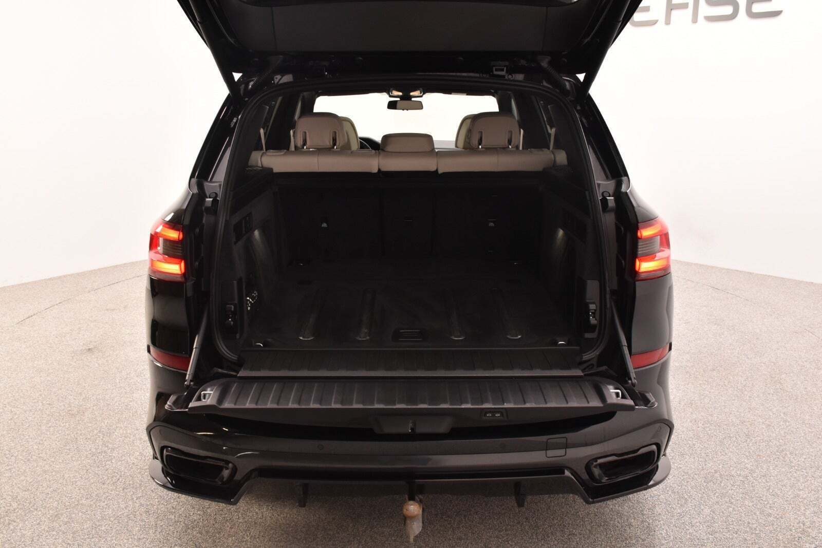 Sort BMW X5 fra 2020