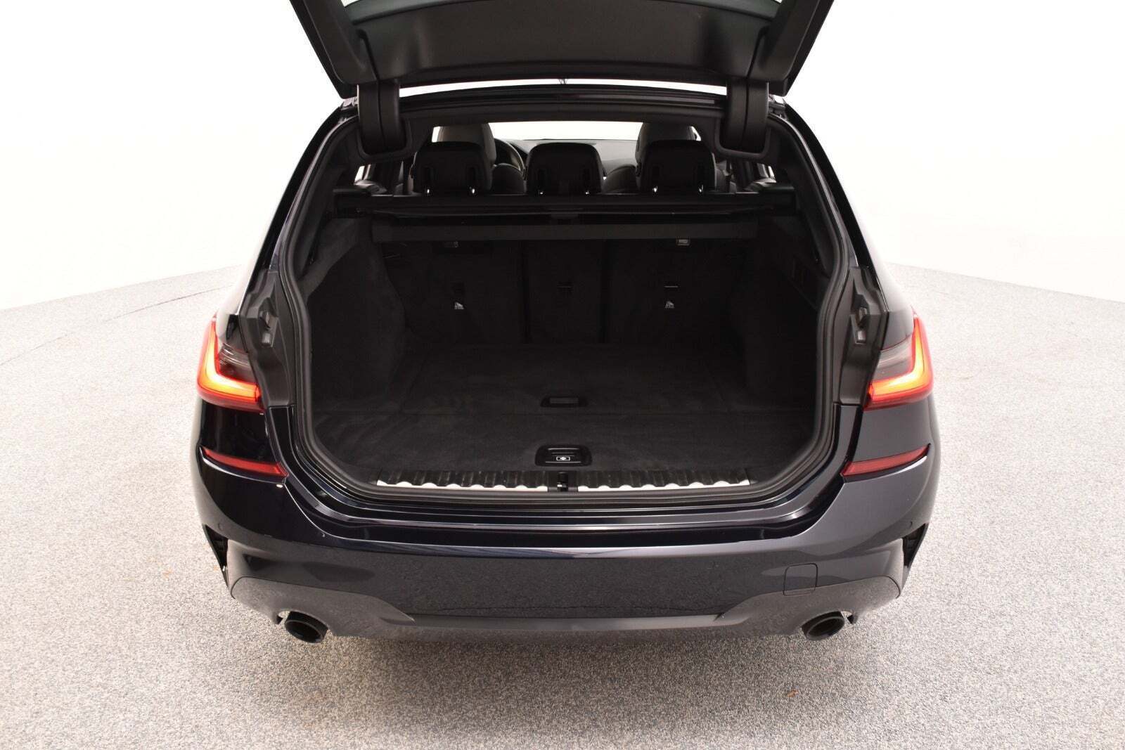 Sort BMW 320d fra 2019