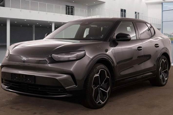 Grå Ford Capri fra 2025